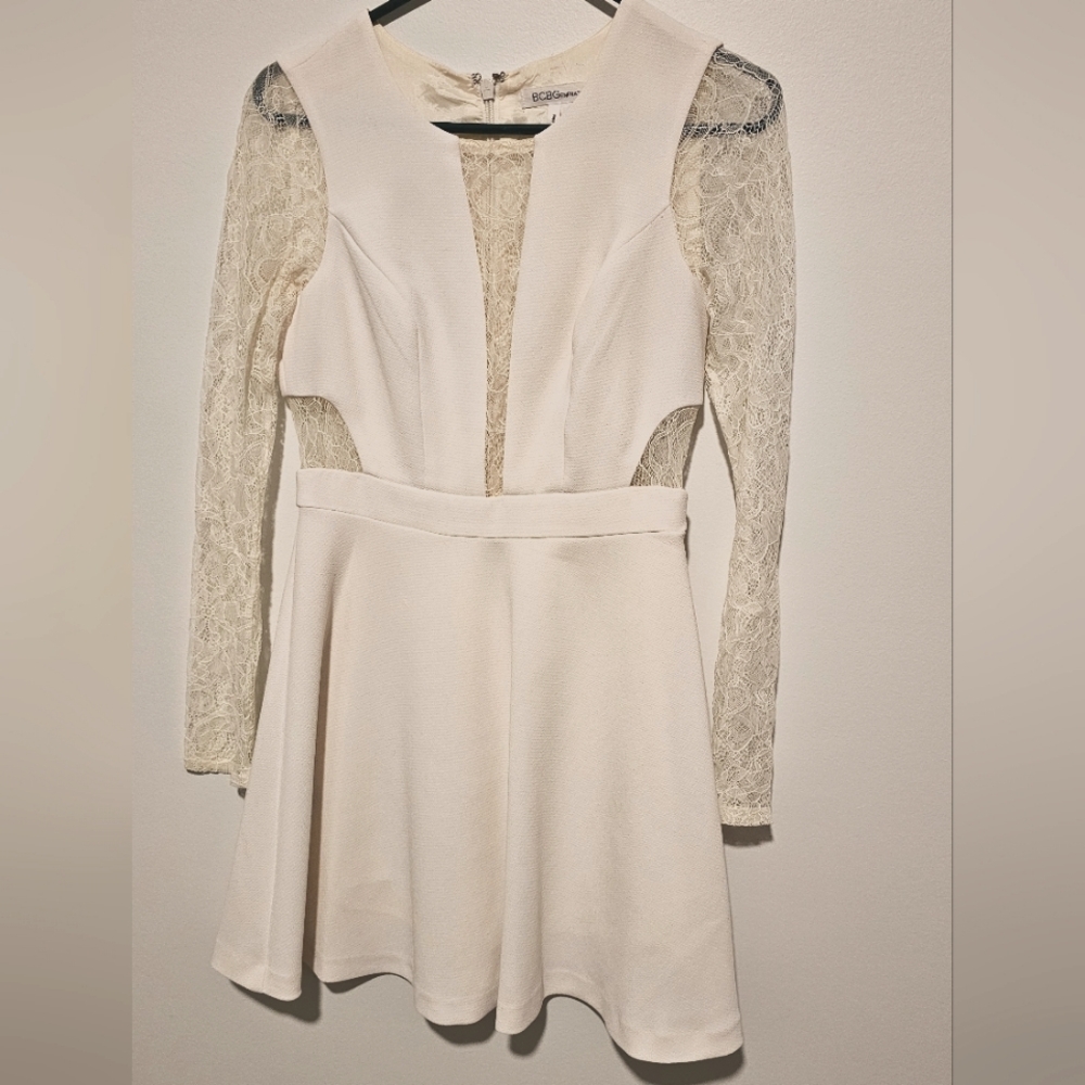 BCBG off white size 6 short dress